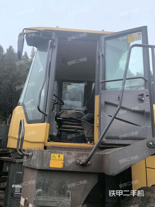 駕駛室正側（駕駛室部分）