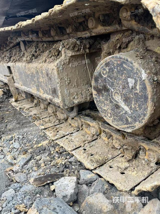 單側(cè)履帶整體（整機(jī)外觀）