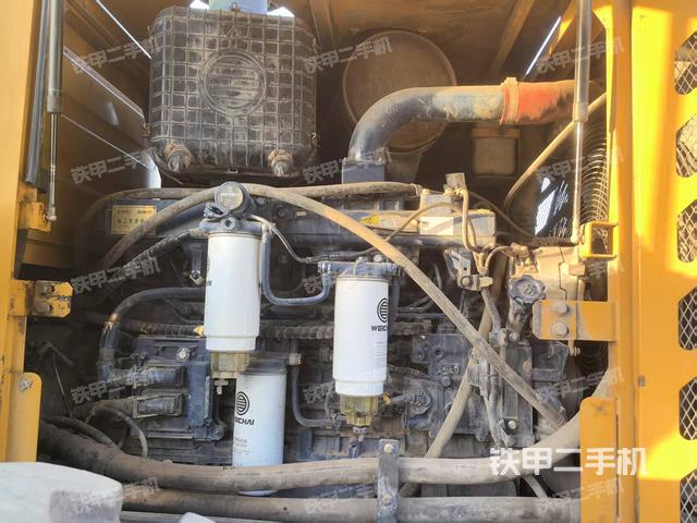 發(fā)動機右側(cè)（整機外觀及大件）