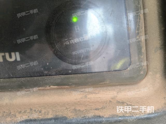 操作手柄左(推土機(jī)駕駛室) 操作手柄左(推土機(jī)駕駛室)