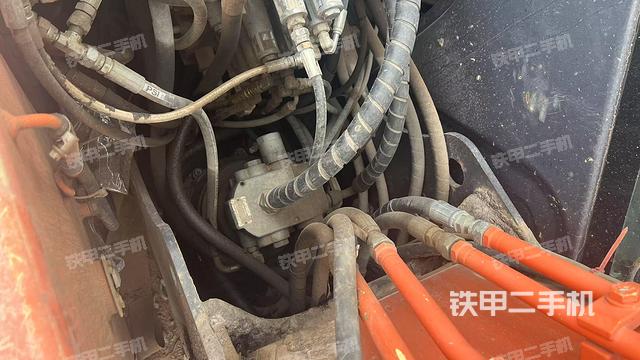 回轉(zhuǎn)馬達（上車部件）