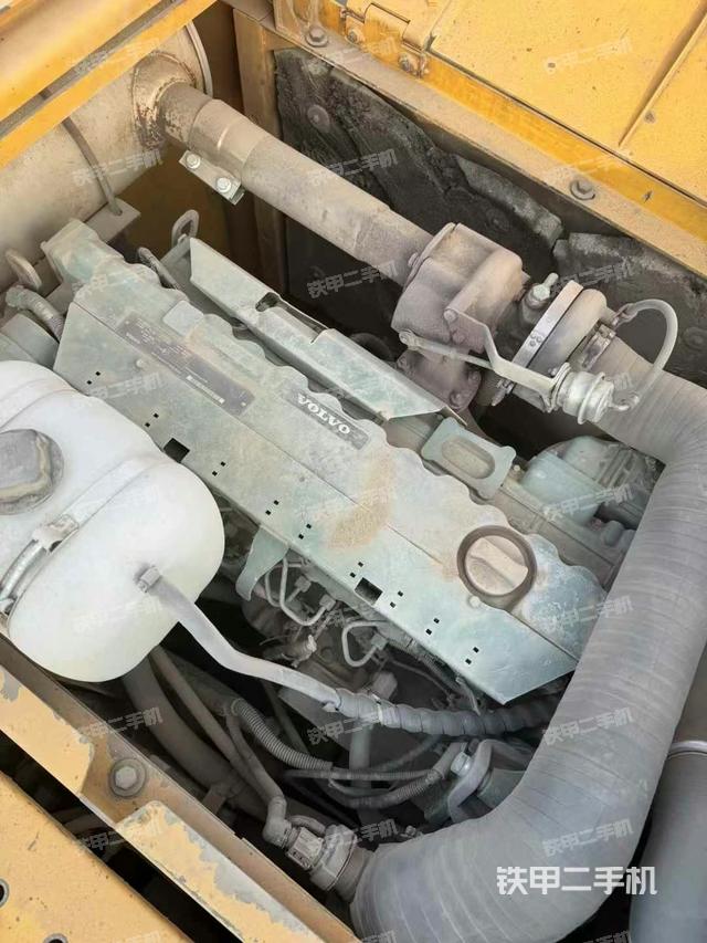 發(fā)動(dòng)機(jī)整體俯視（整機(jī)外觀）