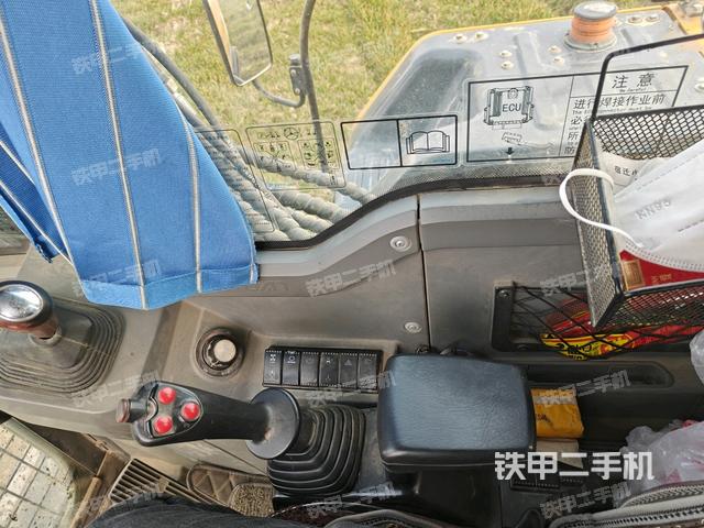 座椅右側控制臺/鑰匙門/油門/含右手柄（駕駛室部分）