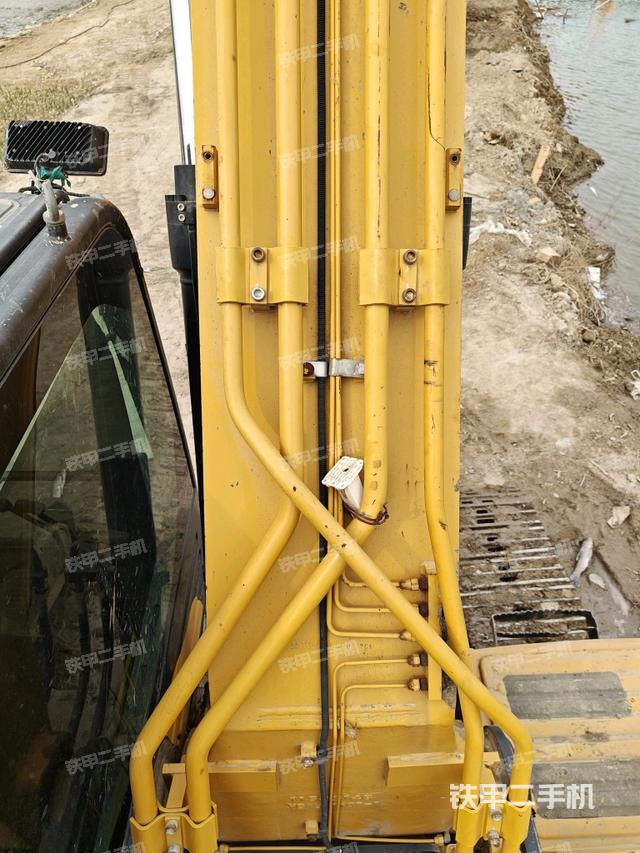 大臂背部俯視（工作和回轉(zhuǎn)裝置）