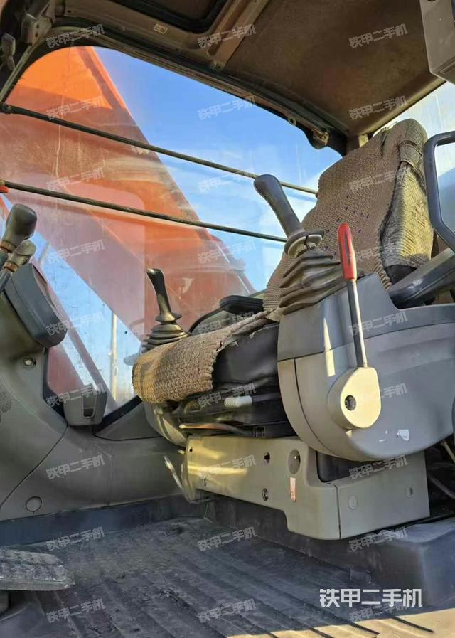 駕駛室整體（整機(jī)外觀）