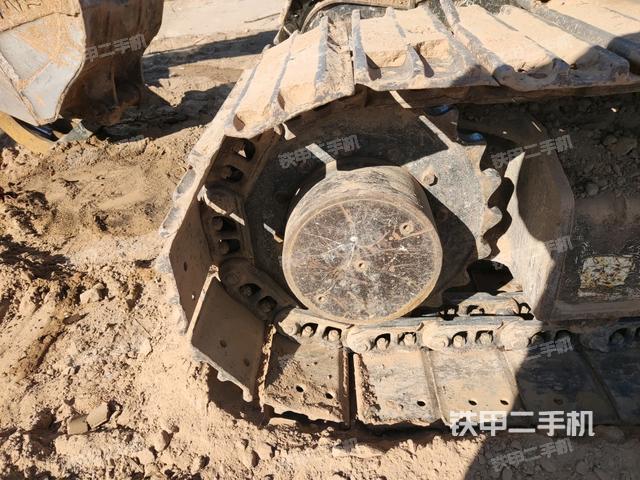 右驅(qū)動(dòng)輪（行走機(jī)構(gòu)）