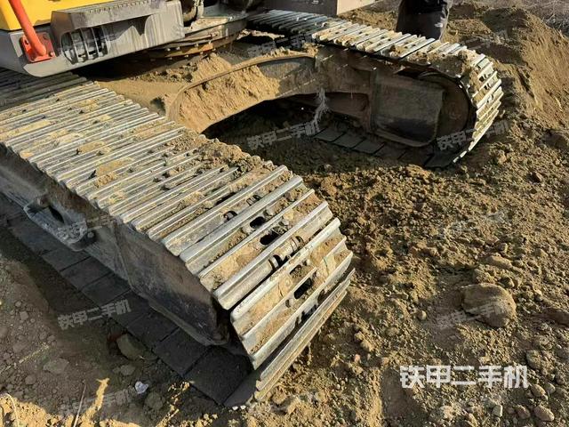 單側(cè)履帶整體（整機(jī)外觀）