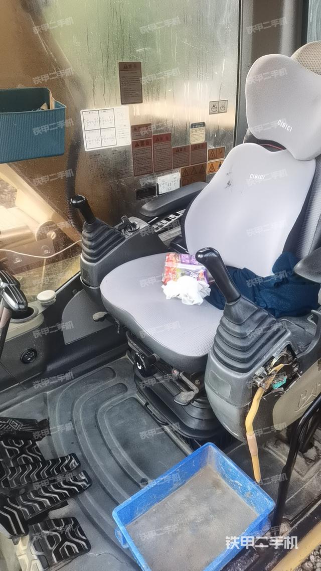 驾驶室整体（整机外观）