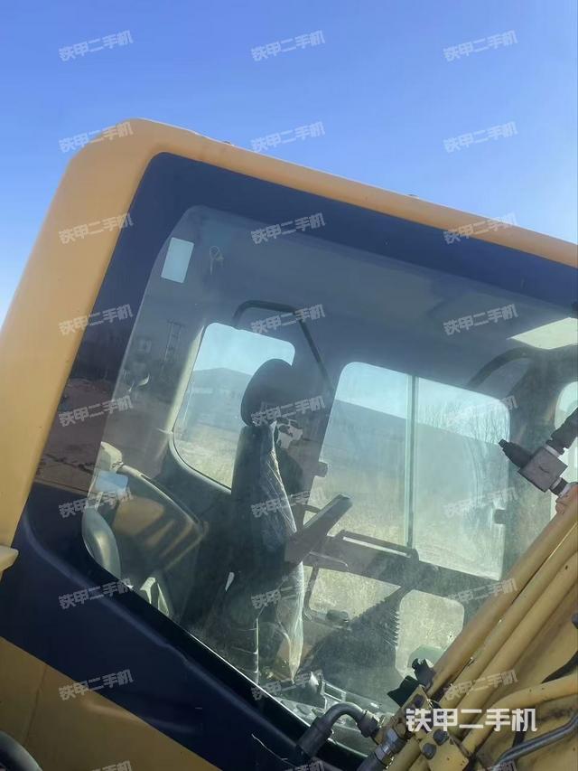 駕駛室頂部（整機(jī)外觀）