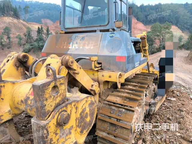 右后45°(推土機(jī)整車外觀) 右后45°(推土機(jī)整車外觀)