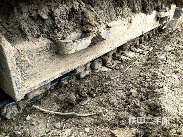 右側(cè)履帶整體（行走機(jī)構(gòu)）