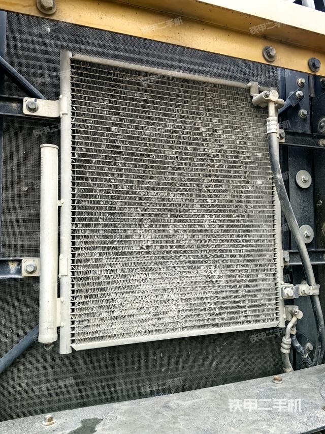 散熱器正面（大件艙室）