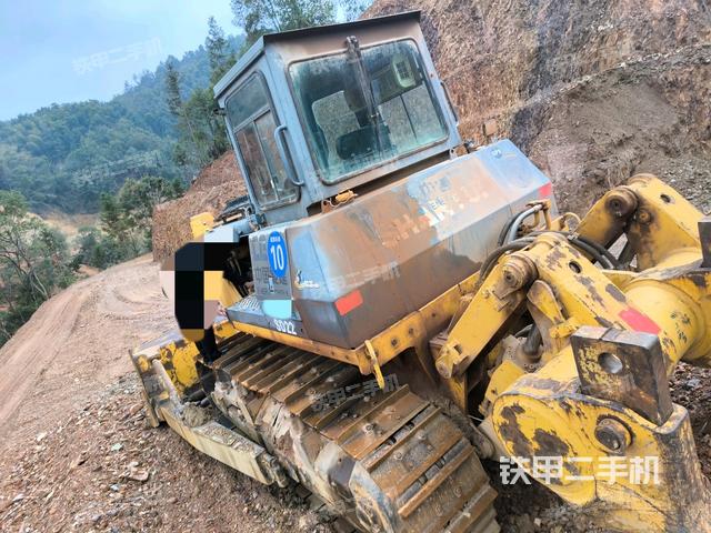 左后45°(推土機(jī)整車外觀) 左后45°(推土機(jī)整車外觀)
