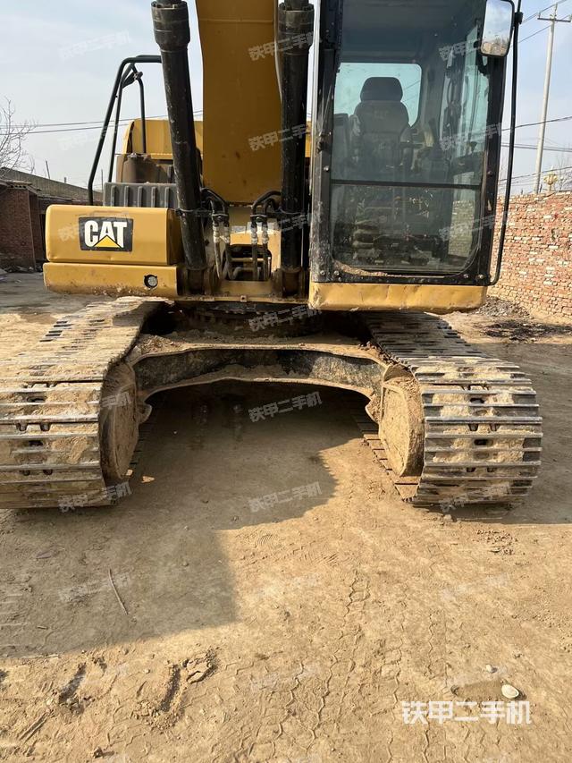 駕駛室整體(整機(jī)外觀) 駕駛室整體(整機(jī)外觀)