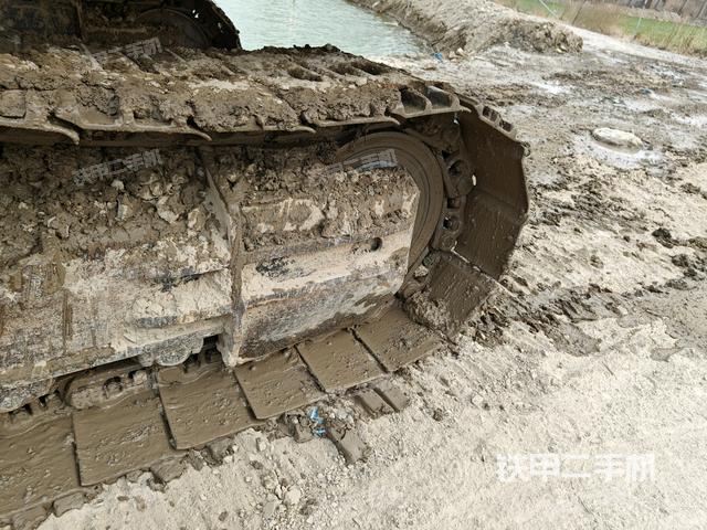 左側(cè)行走馬達蓋板（行走機構(gòu)）