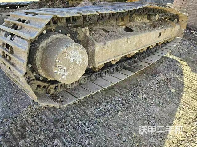 單側(cè)履帶整體（整機(jī)外觀）