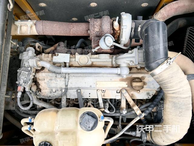 發(fā)動(dòng)機(jī)室（上車部件）