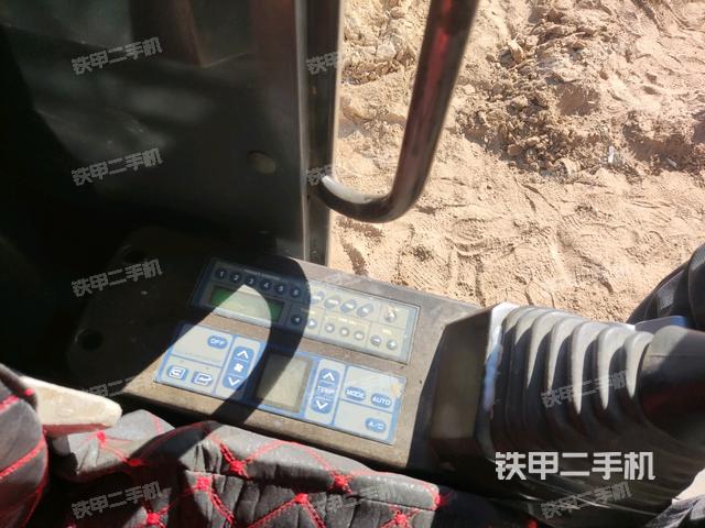 座椅左側(cè)控制臺(tái)/音響/含左手柄（駕駛室部分）