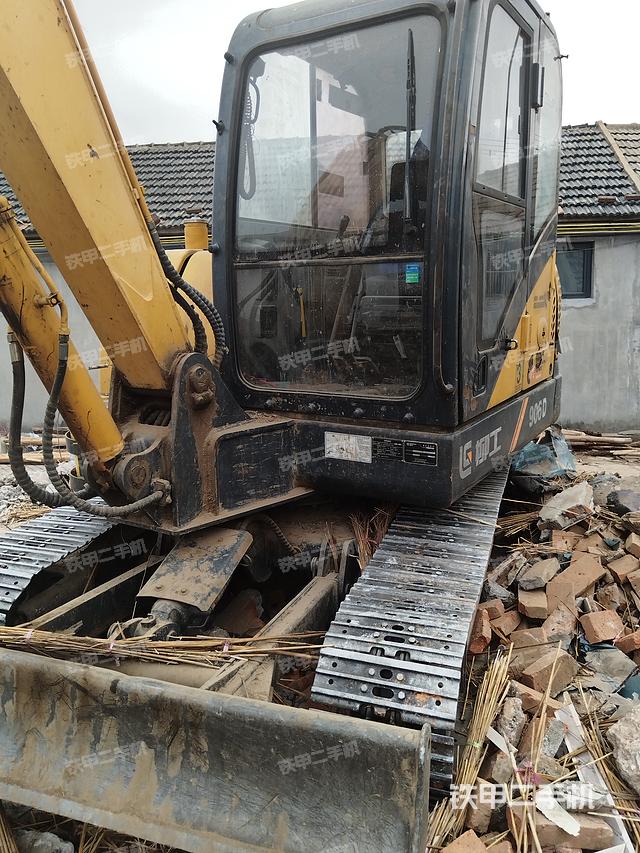 驾驶室整体（整机外观）