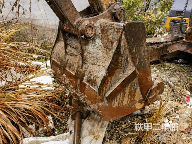 鏟斗45度(工作和回轉(zhuǎn)裝置) 鏟斗45度(工作和回轉(zhuǎn)裝置)