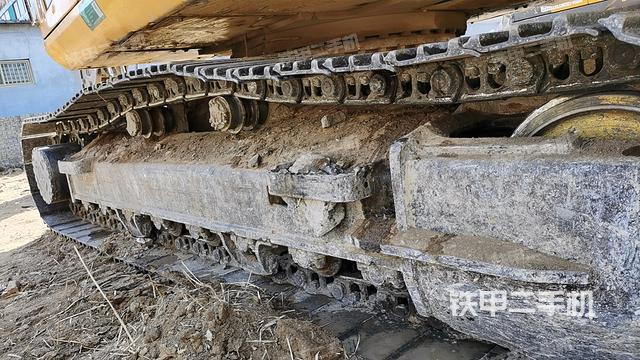 單側(cè)履帶整體（整機(jī)外觀）