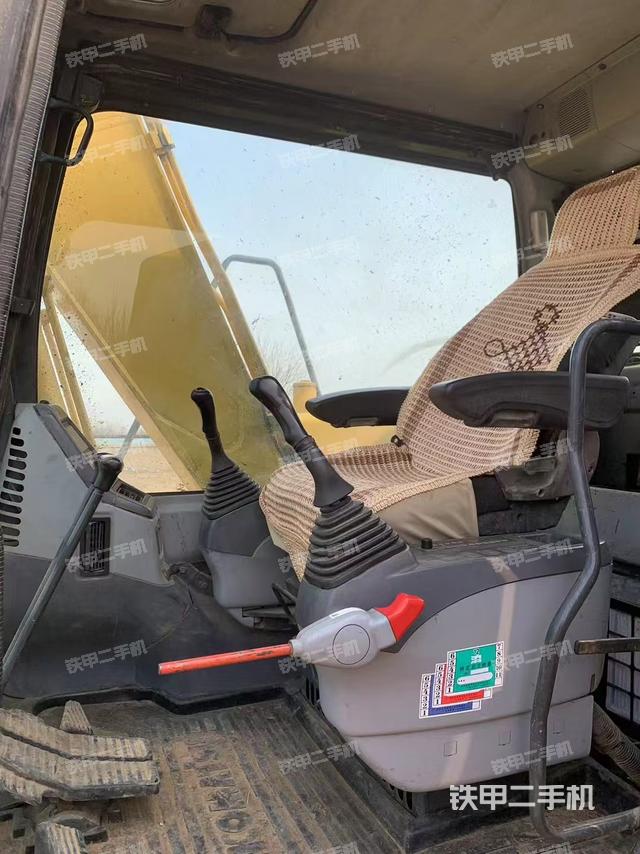 駕駛室整體（整機(jī)外觀）