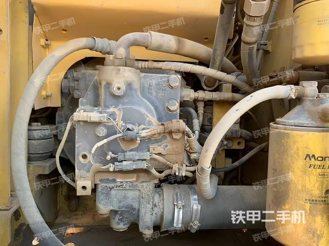 液壓泵艙室正面整體（整機(jī)外觀）