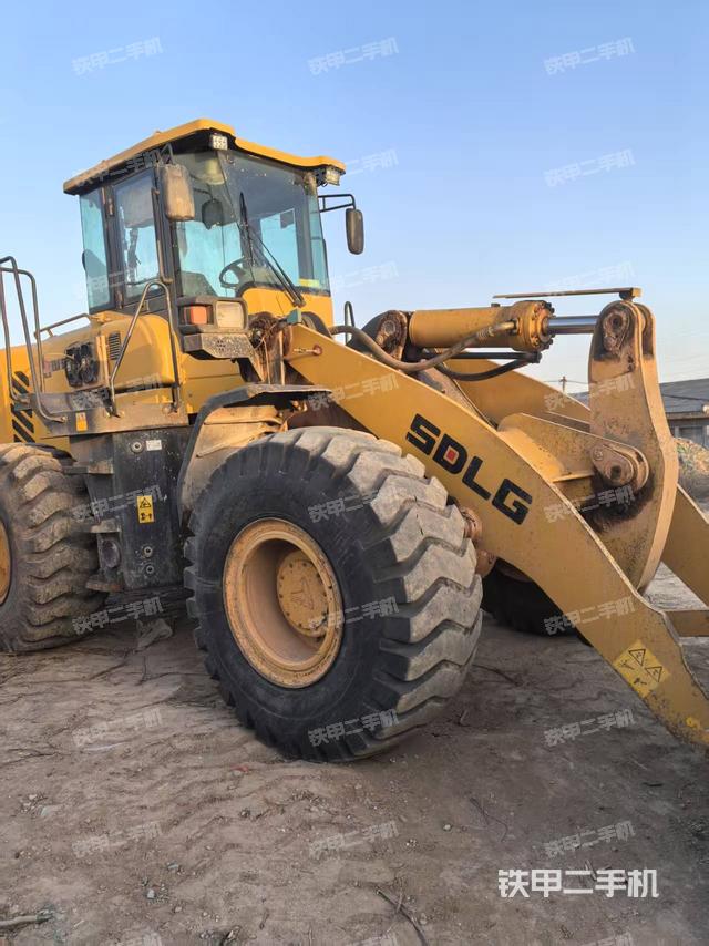 駕駛室操作臺(tái)（整機(jī)外觀及大件）