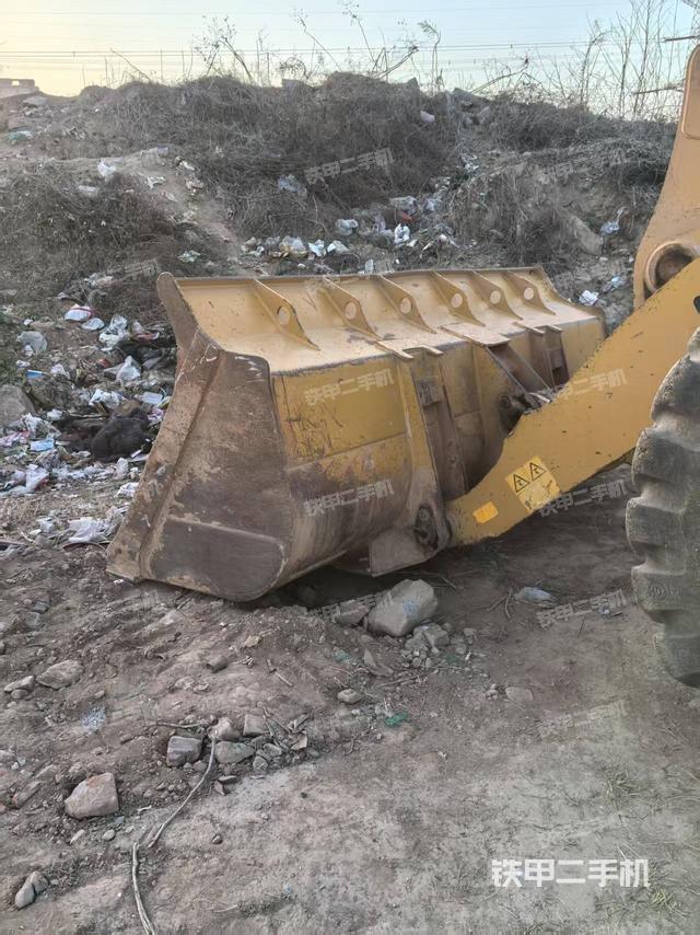 工作裝置整體（整機(jī)外觀及大件）