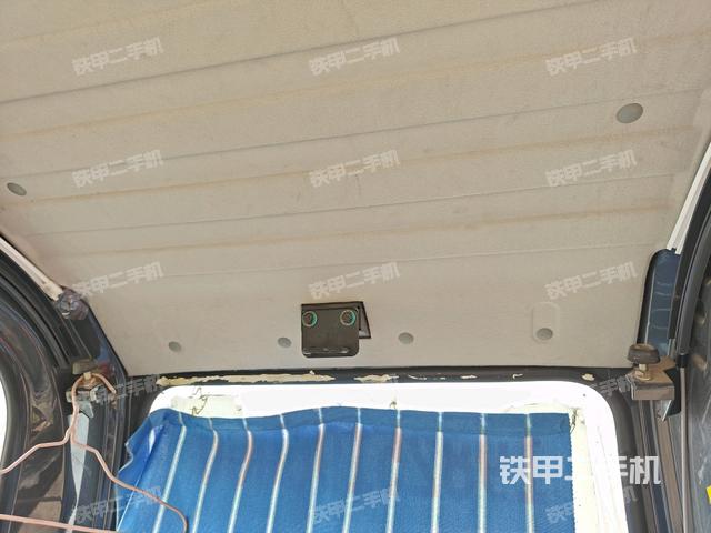 座椅右側(cè)控制臺/鑰匙門/油門/含右手柄（駕駛室部分）