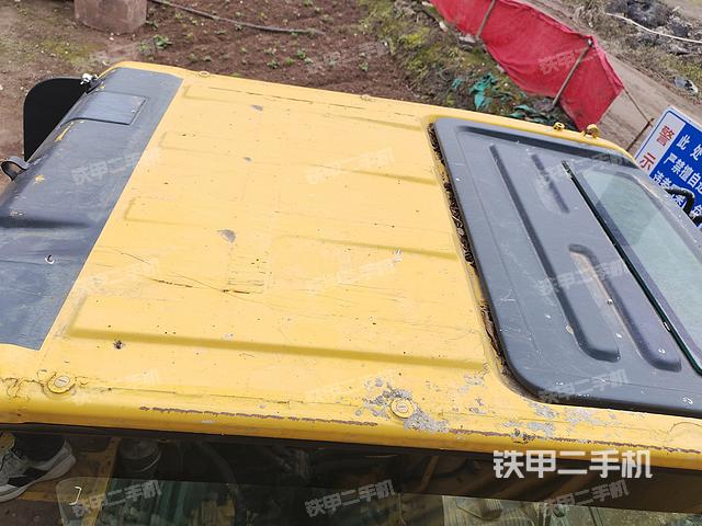 驾驶室顶部（整机外观）