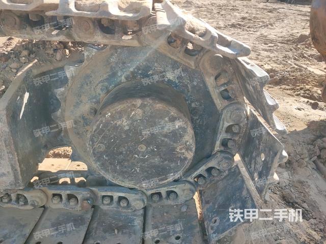 左驅(qū)動(dòng)輪（行走機(jī)構(gòu)）