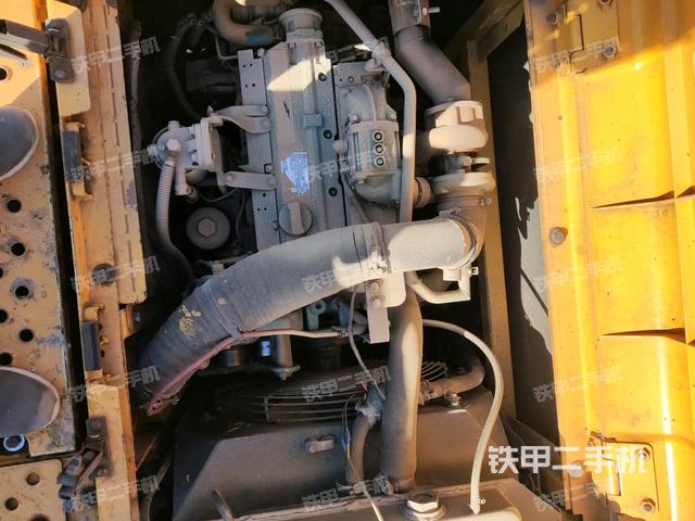 發(fā)動(dòng)機(jī)室（上車部件）