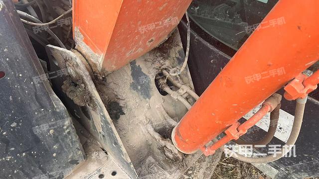 大臂根部?斜（工作和回轉(zhuǎn)裝置）