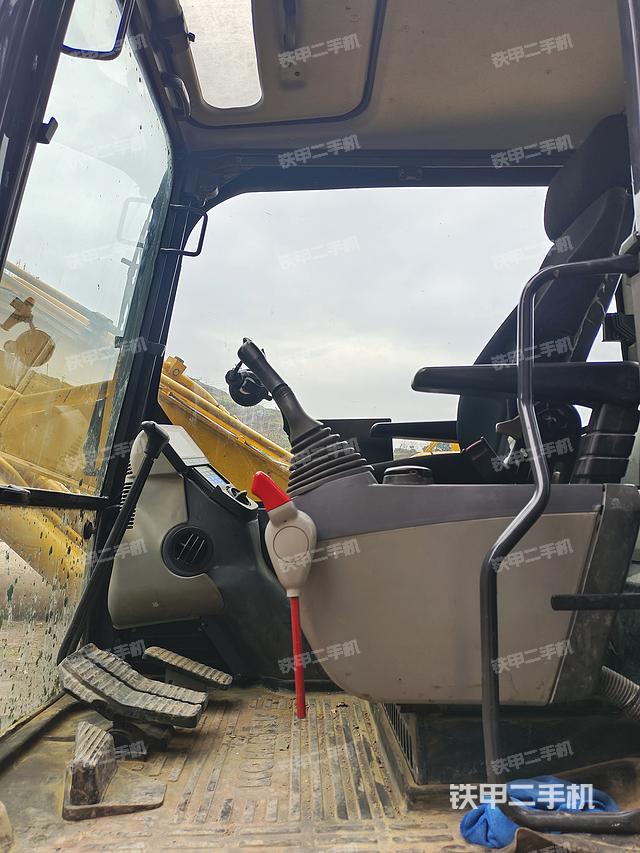 驾驶室整体（整机外观）