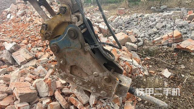 鏟斗右后整體（工作和回轉(zhuǎn)裝置）