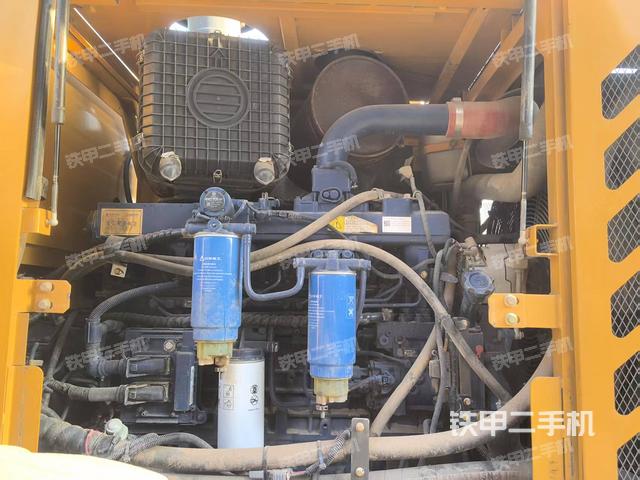 發(fā)動(dòng)機(jī)左側(cè)（整機(jī)外觀及大件）