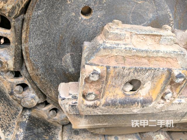 松土器全景(推土機(jī)底盤及工作裝置) 松土器全景(推土機(jī)底盤及工作裝置)