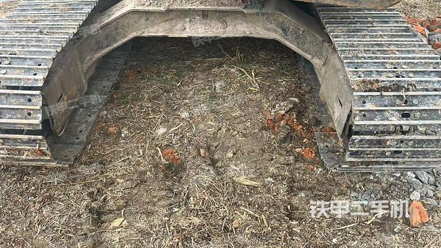 轉(zhuǎn)盤和下車架正前（工作和回轉(zhuǎn)裝置）