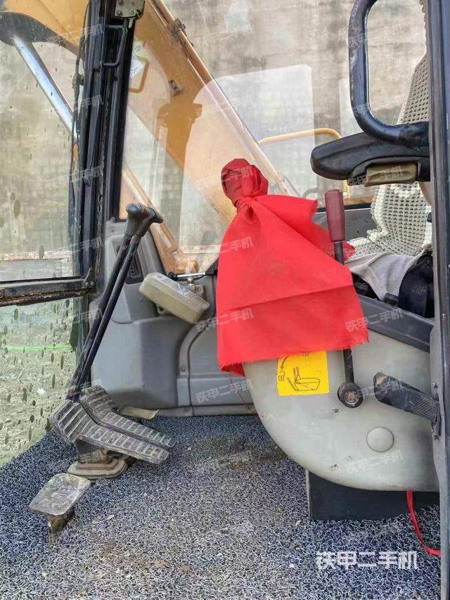 駕駛室整體（整機(jī)外觀）