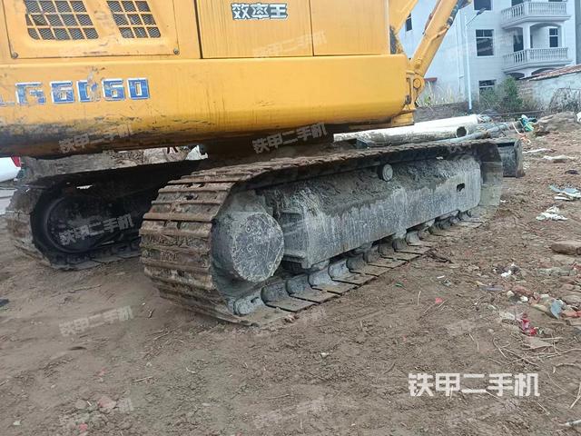 單側(cè)履帶整體（整機(jī)外觀）