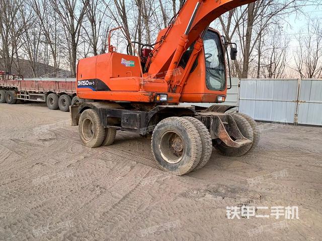 駕駛室整體（整機(jī)外觀）