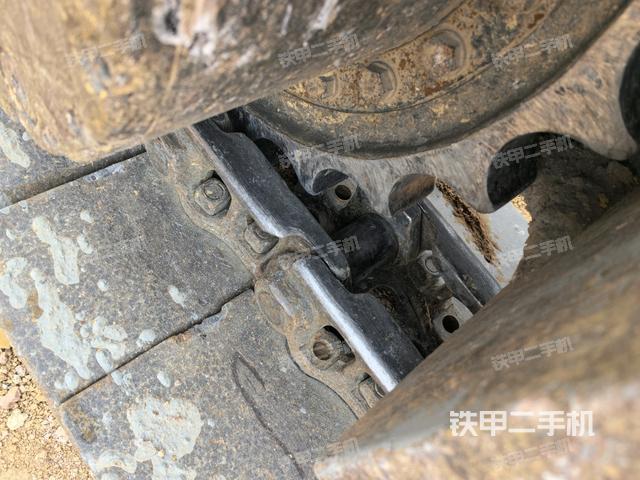 右驅(qū)動(dòng)輪（行走機(jī)構(gòu)）