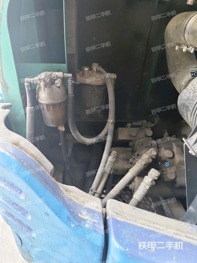 回轉(zhuǎn)馬達和主控閥（整機外觀）