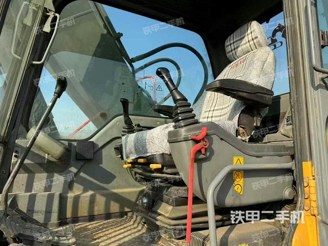 駕駛室整體（整機(jī)外觀）