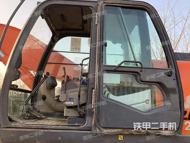 驾驶室整体（整机外观）