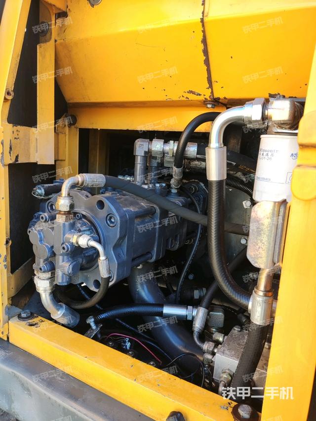 液壓泵斜45?左（大件艙室）