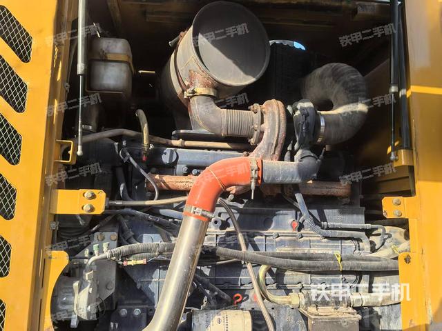 發(fā)動(dòng)機(jī)左側(cè)（整機(jī)外觀及大件）