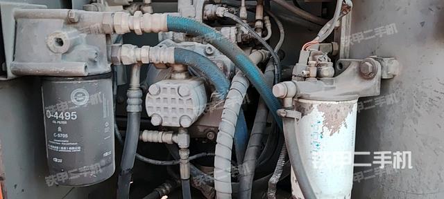 液壓泵艙室正面整體(整機(jī)外觀) 液壓泵艙室正面整體(整機(jī)外觀)