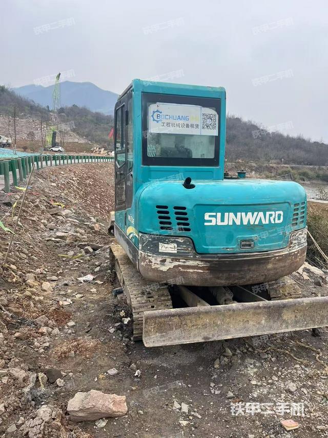 駕駛室頂部（整機(jī)外觀）